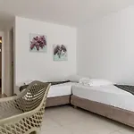 Ampelos