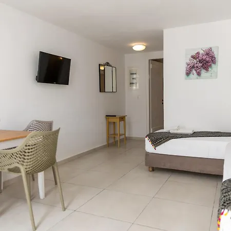 Aparthotel Ampelos 3*